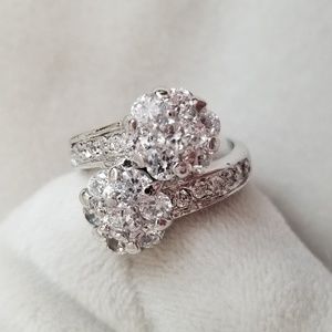 NEW rhinestone twist style Silver Ring Size 5